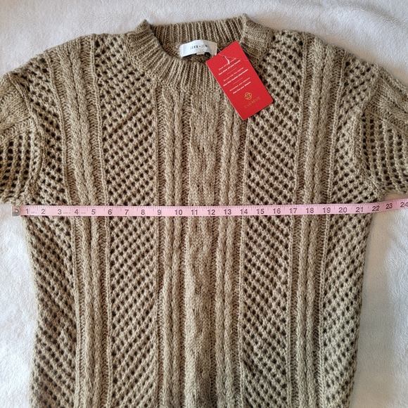 NWT John + Jenn Long Tan Beige Cable Knit Chunky Pullover Sweater Size M - Picture 10 of 11